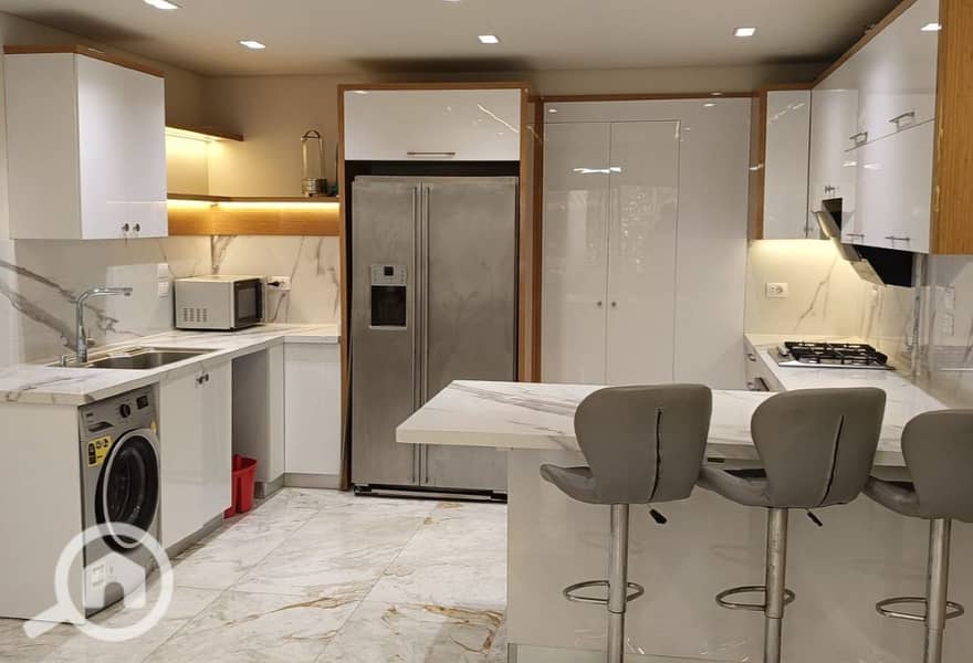 8 c78d9780-61f3-4083-97b7-531d565c8c93. jpg