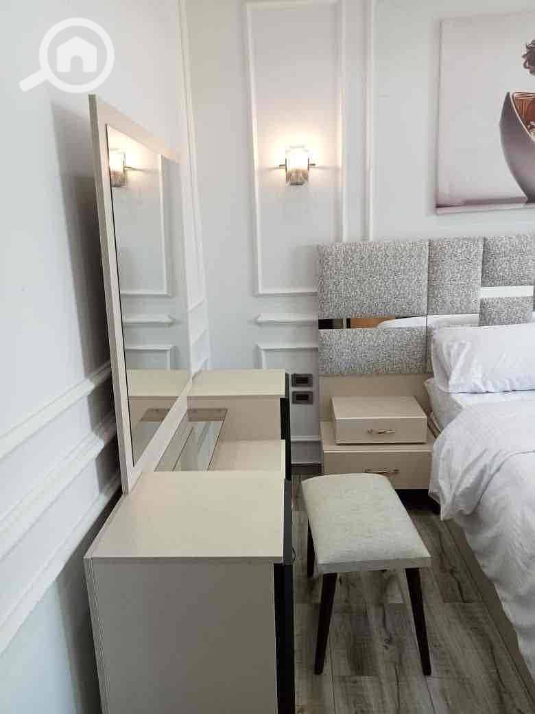 18 8ec0fd0c-ea79-46bf-8354-77ced71e2448. jpg