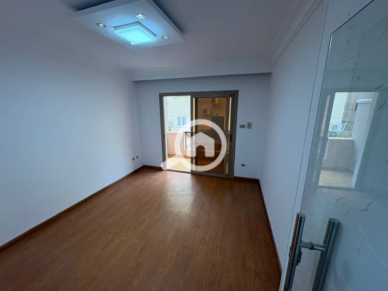 2 c80dceb5-a739-43b1-8158-c5e272068ca6. jpeg