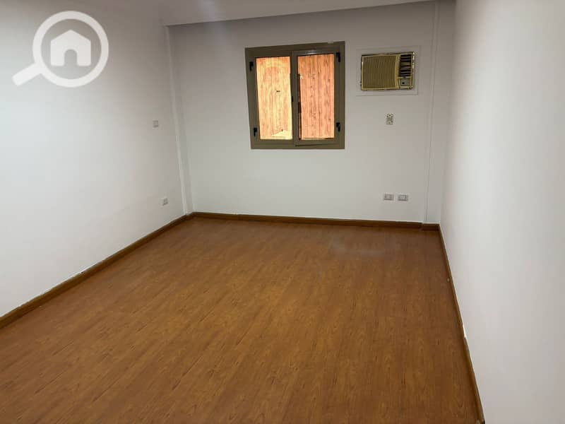 9 068df43b-7909-444b-8066-7035b7dc65f2. jpeg