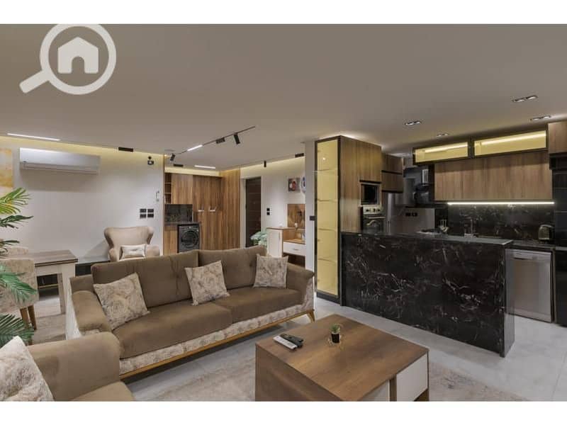 2 2ccaaf3e-271f-4b9d-938c-41d0f9a88bff. jpg