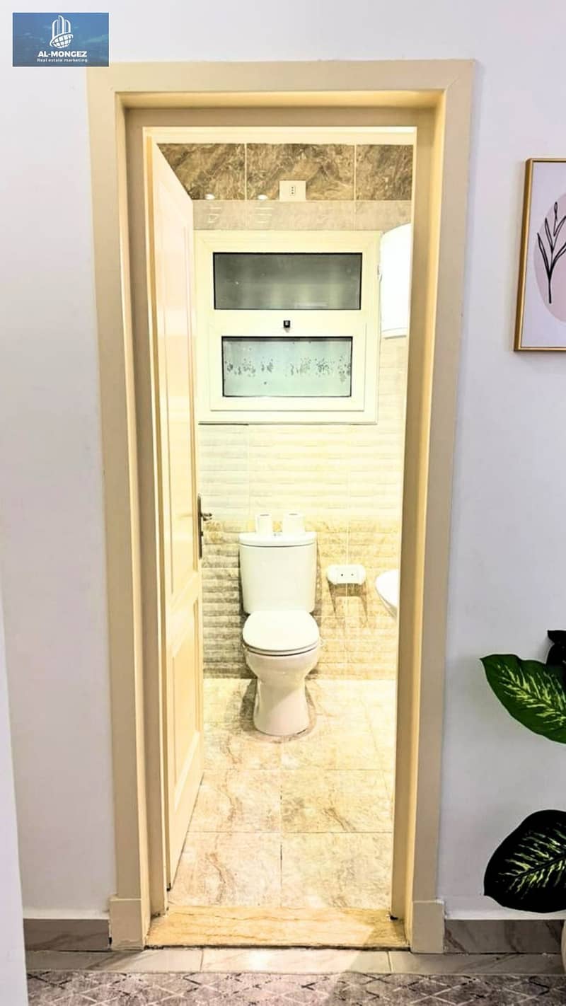 12 3070a6bb-1862-47c6-9c52-4d7601a49b94. jpg