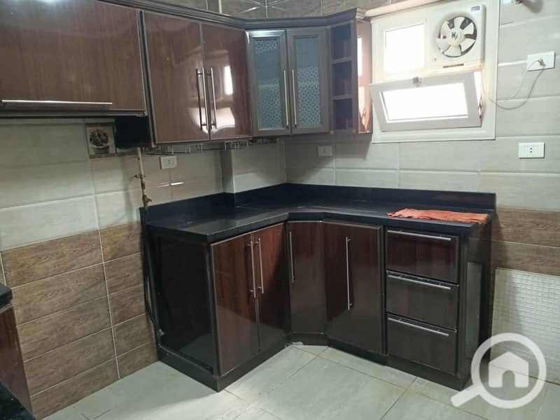 8 d37f959e-0cd1-4272-be63-1759300e39ee. jpeg