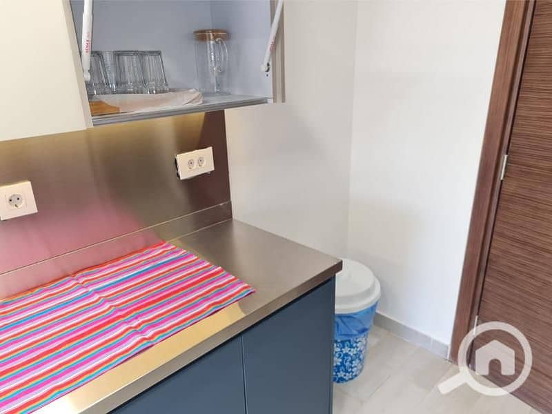 15 d0ec4e63-8108-4808-8d1c-052a7ea0a6a7. jpg