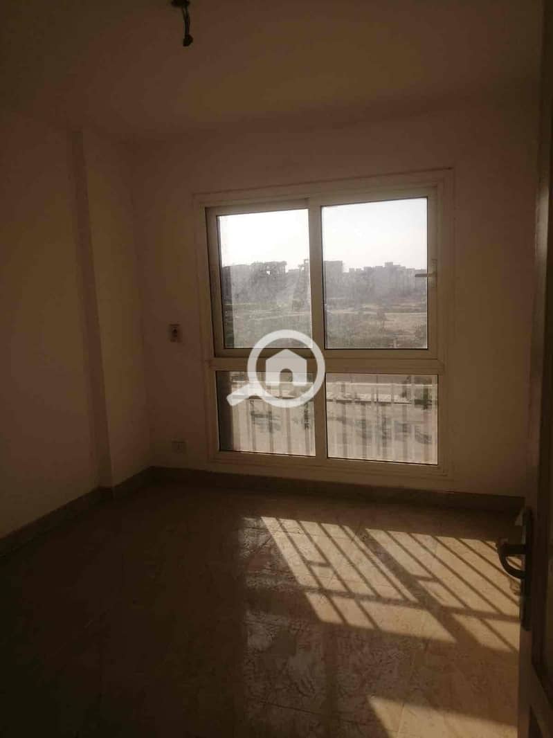 5 735f475b-5a15-40b4-9bbc-f8e02d14f586. jpg