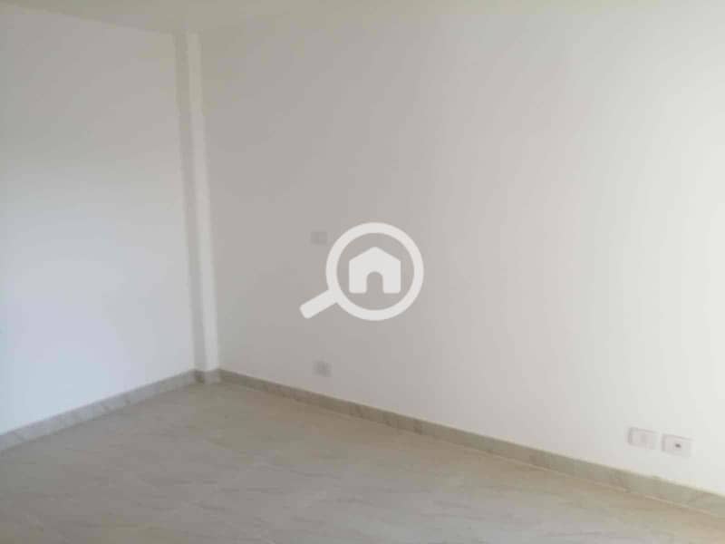 15 e919638b-b451-4fe6-a9a4-f5fa94fcc915. jpg