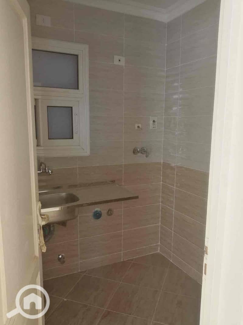 18 c02eb233-2813-4f88-a832-0846ffc0c67d. jpg