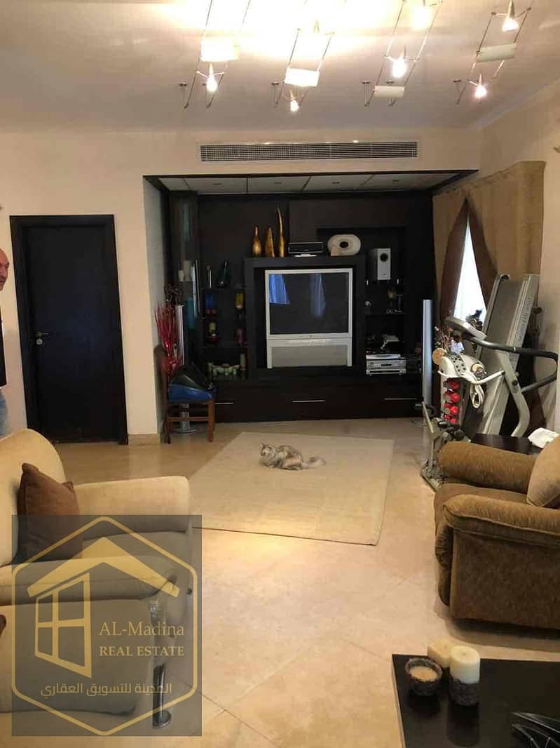 3 e65bfdff-92f5-4ceb-b735-b14d53ec5953. jpg