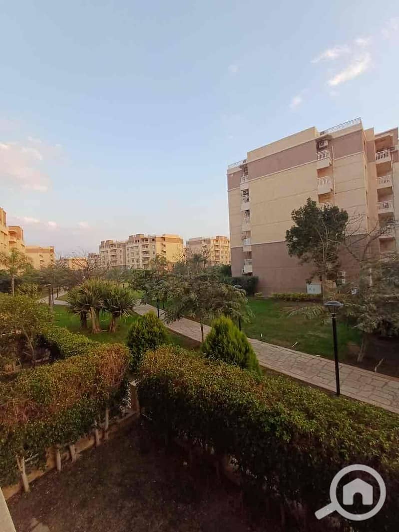 9 a702e08f-8eec-4c2c-bdb7-59cec1c95ca6. jpg