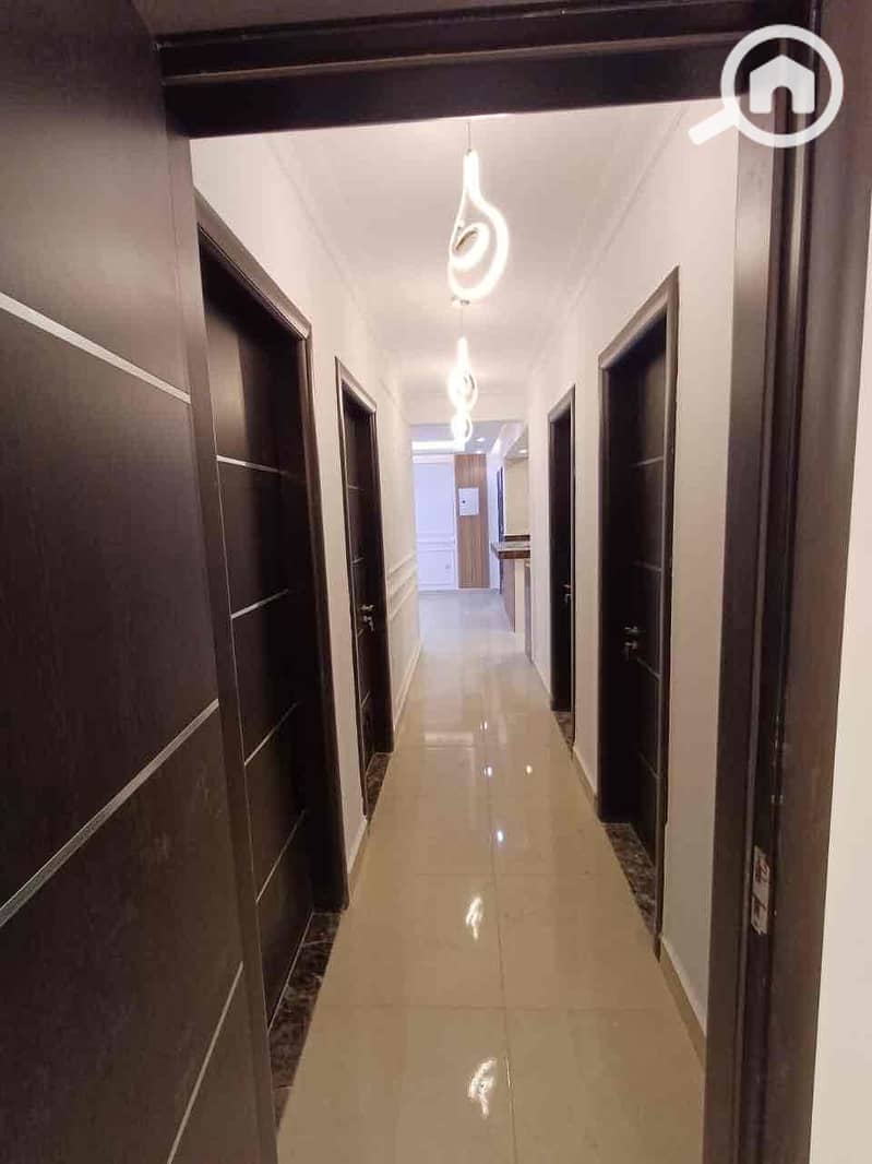 16 f51b7619-7a44-4b7c-a712-0c0a273d5742. jpg