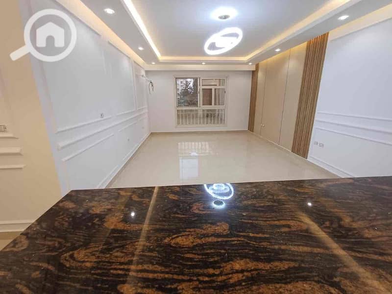 22 39192e2b-61a9-4c1f-9098-e675e888f9aa. jpg