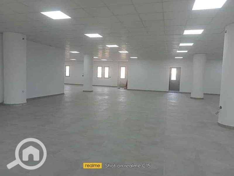 9 385c7b7d-92a8-4ed0-96b5-8245e05ddae6. jpg