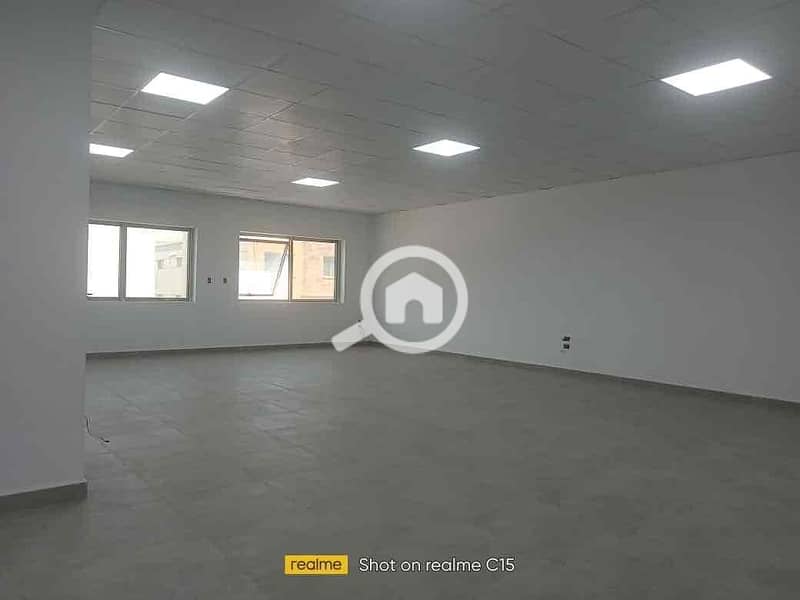 21 571d287f-7f24-448a-b682-f50e710ec412. jpg