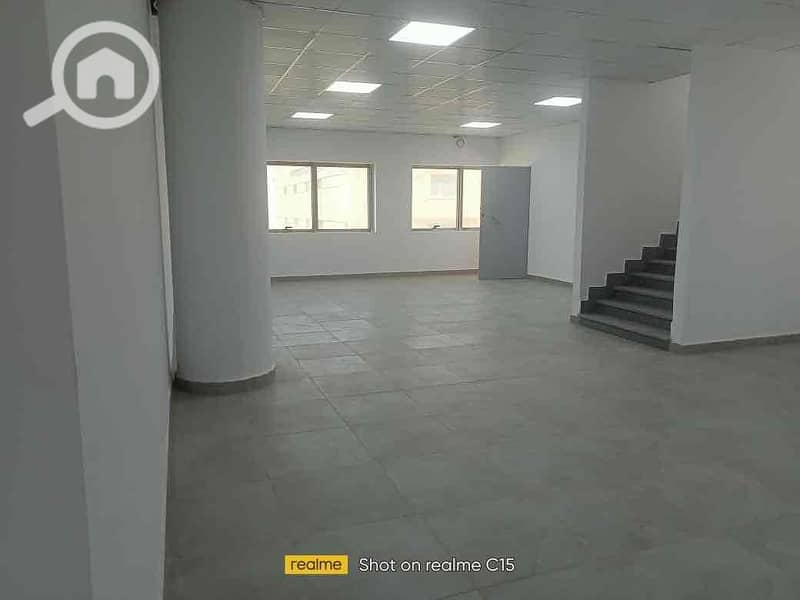 28 c78e991c-6e0d-41de-971b-f22a8b949701. jpg