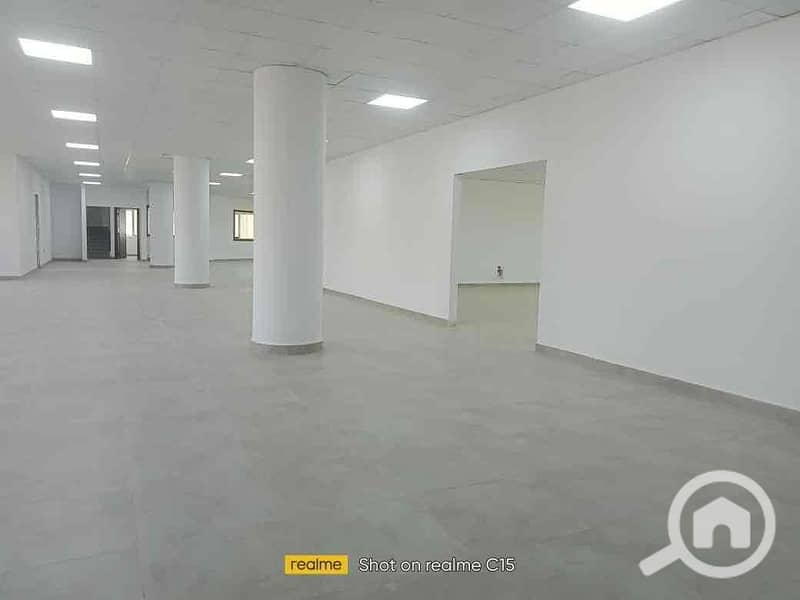 30 b7fd38bd-7e60-4a1b-b5ae-350f912a6a66. jpg