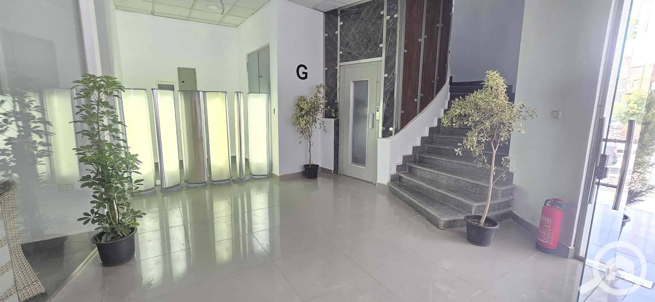 45 7999d6f6-30de-46e2-9714-d8e488141a48. jpg