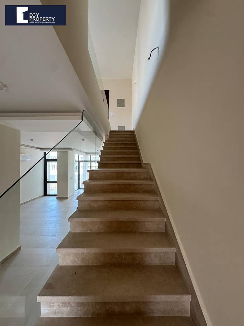 6 _files_04014512-716a-40f1-952f-6eaa3613ce05. jpeg