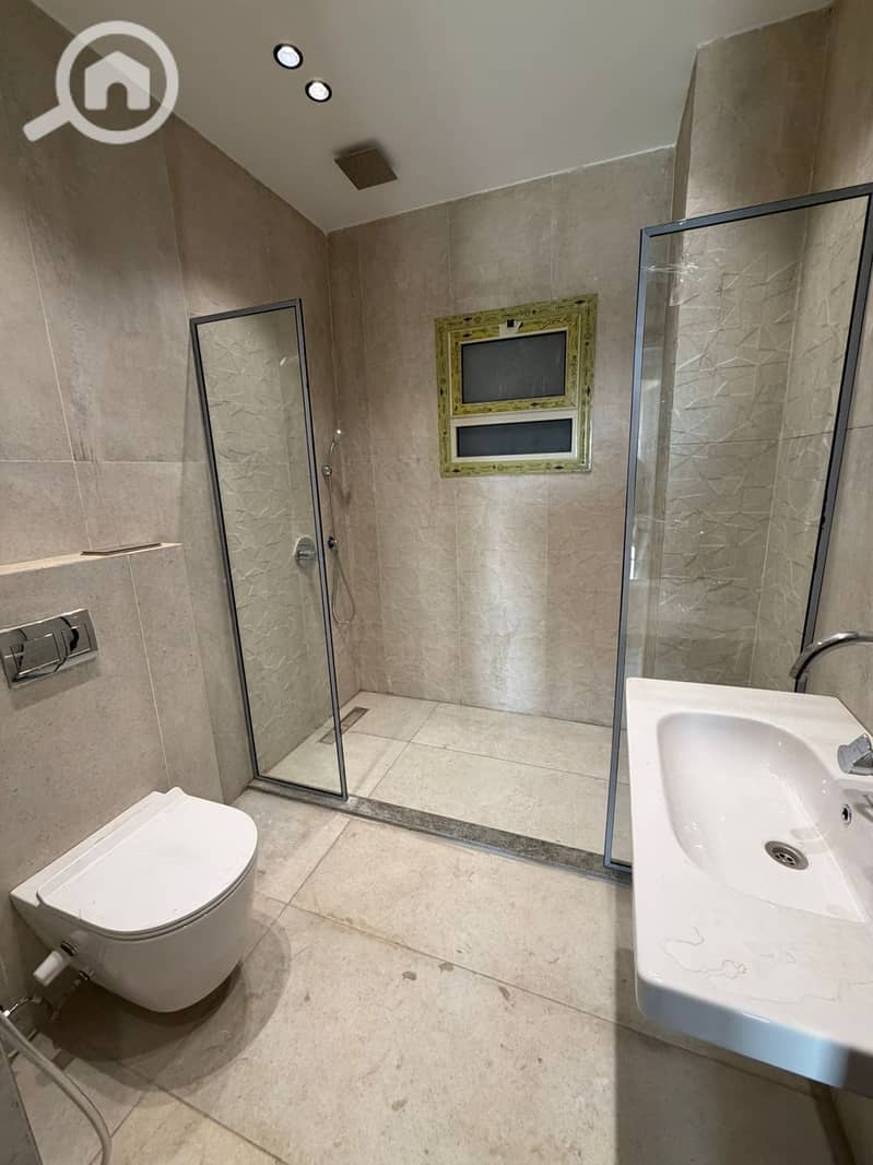 3 5bf461e5-5963-4968-abbd-da8f2ab41314. jpeg