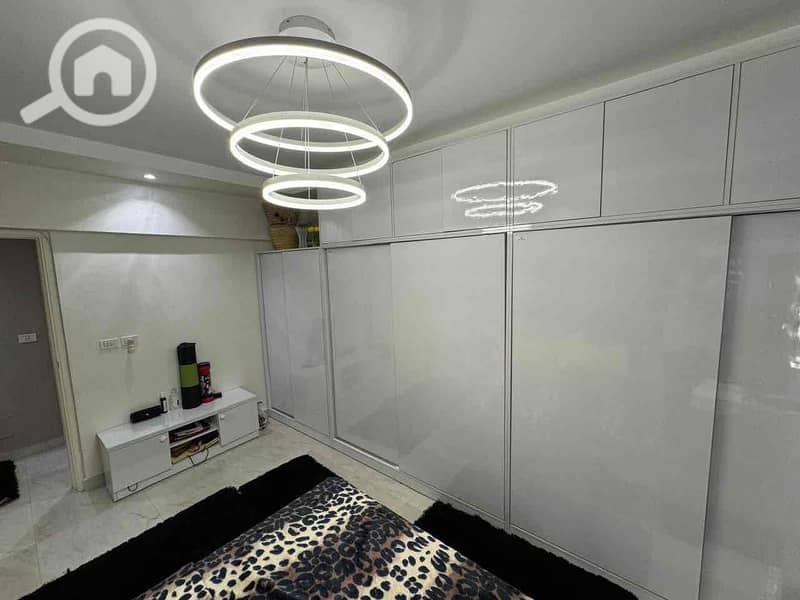 4 18fb21f4-c5bf-48ce-9f4b-a548af6381e5. jpg