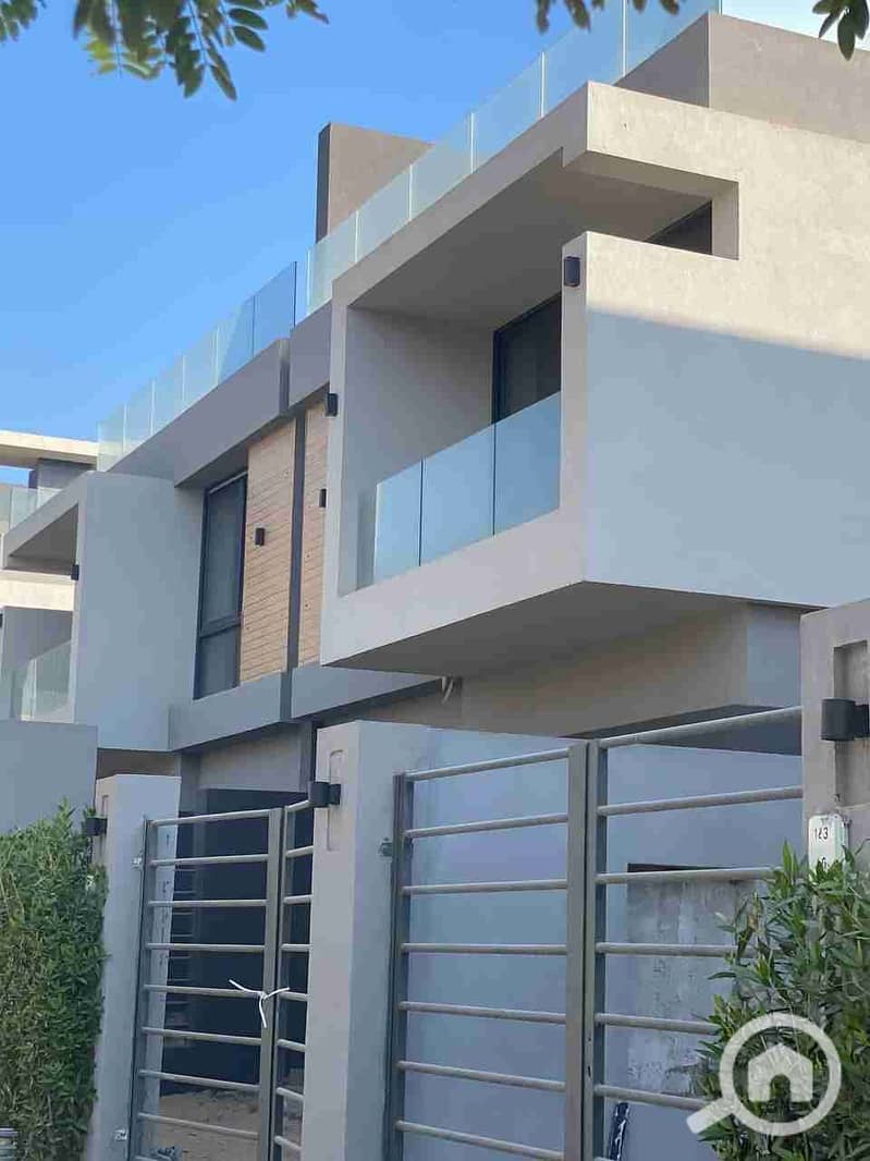 6 IMG_20251008_221023_806. jpg