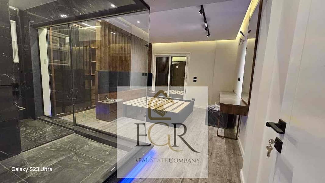 4 77d1b2dd-2241-4840-a162-67d3042dd460. jpg