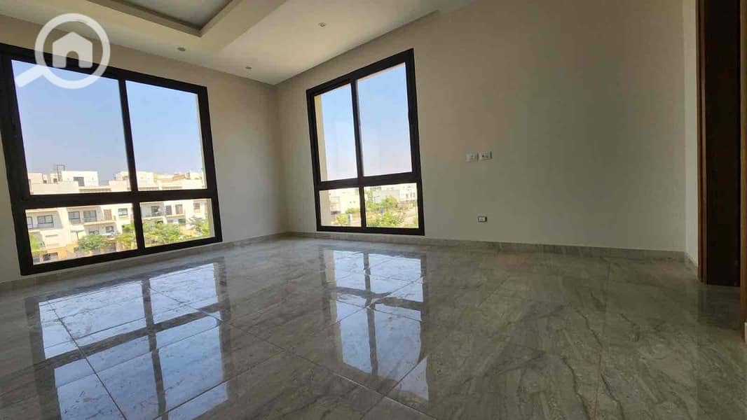 2 a2fa603d-e6a8-45b5-b4f2-d2a7676a94da. jpg