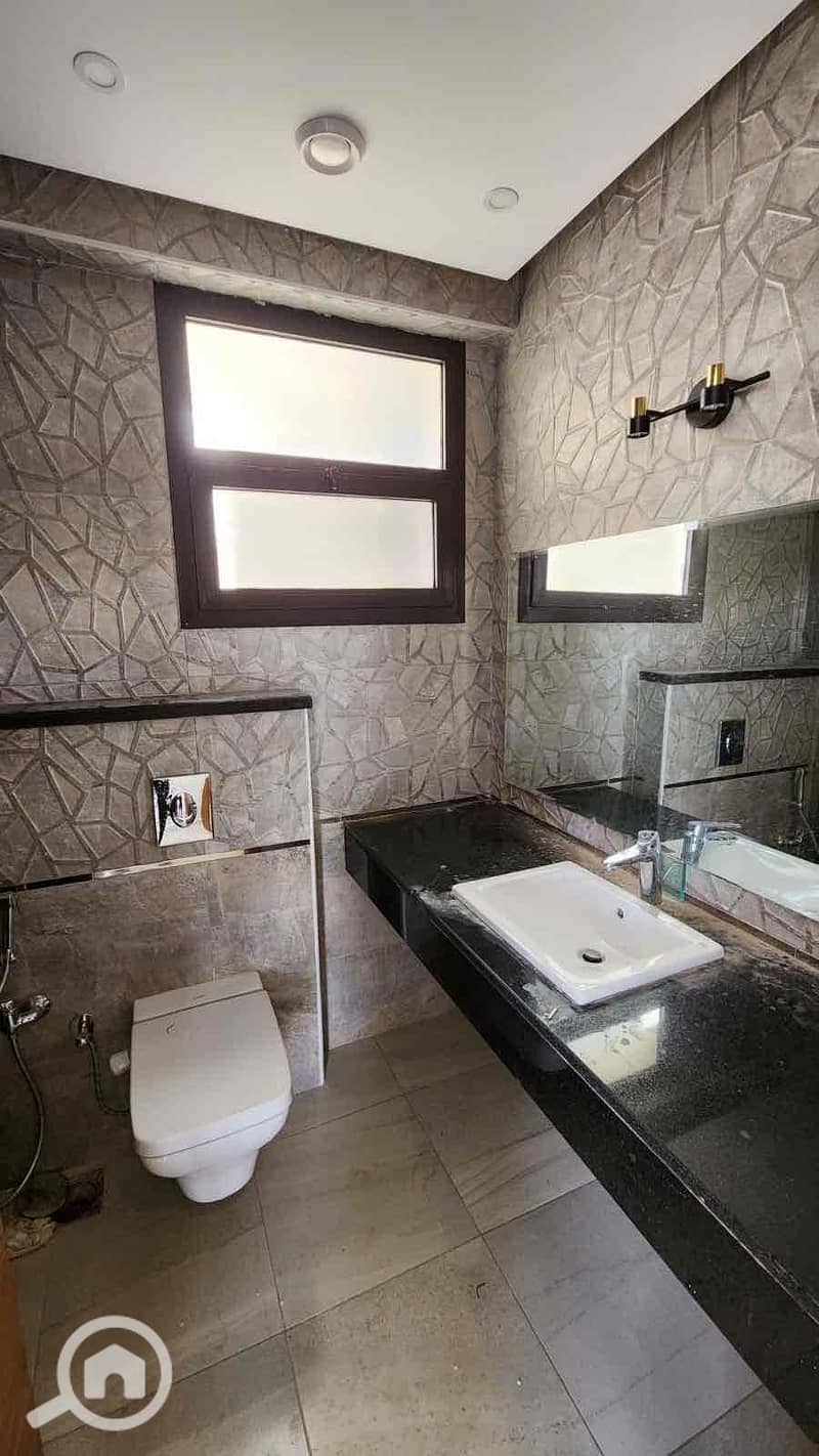 8 a9fb5388-187c-4b41-9cfb-b05e01de8096. jpg