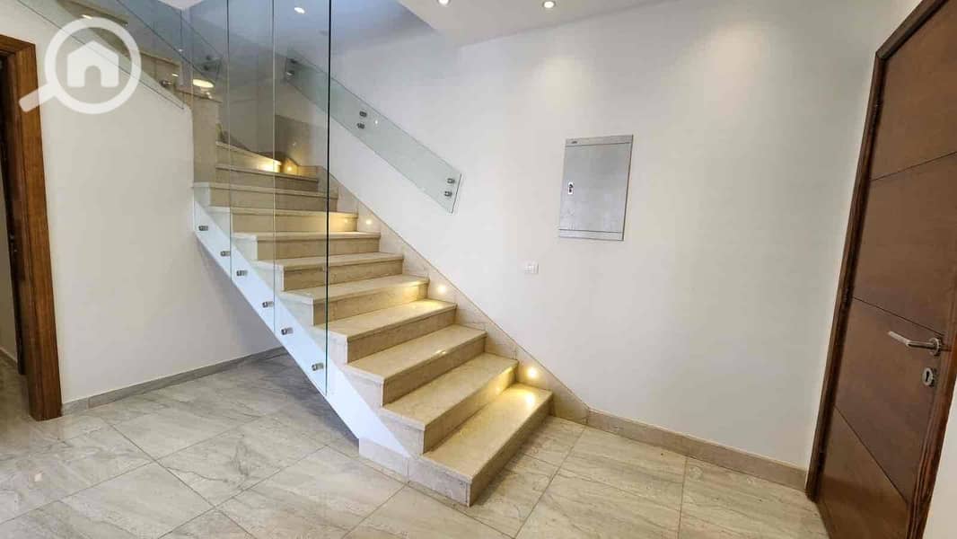 17 df7990ab-cd75-4d2a-89bc-534caed087ec. jpg