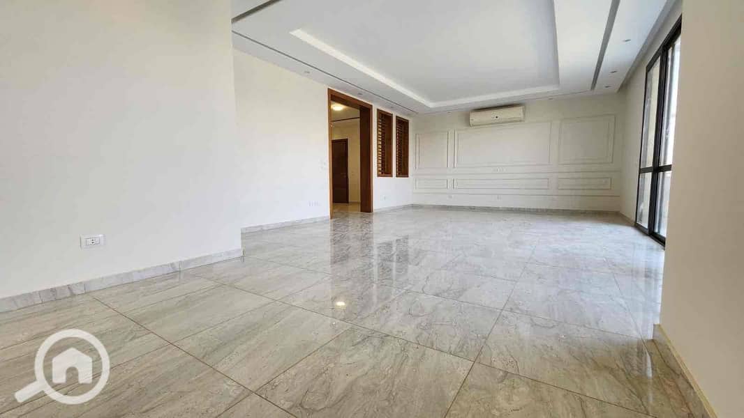 18 ed36f09a-6f15-4dd6-ae35-5b4d1b1f87eb. jpg