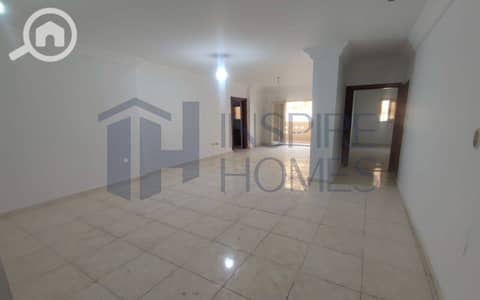 شقة 3 غرف نوم للايجار في لوران، الإسكندرية - 2. jpg