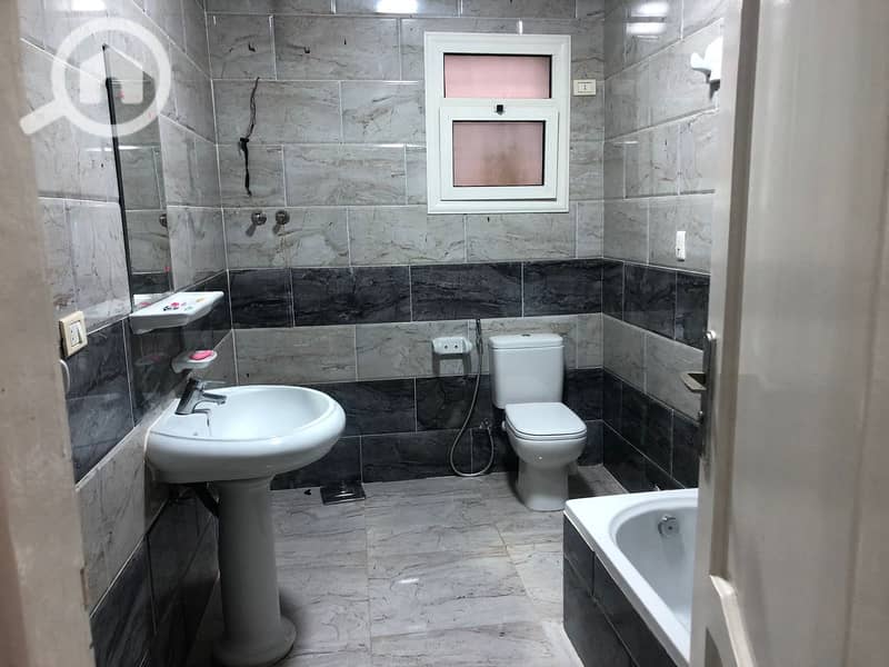 8 86e254e8-7746-4a4a-8544-3ae9f7a20c27. jpg