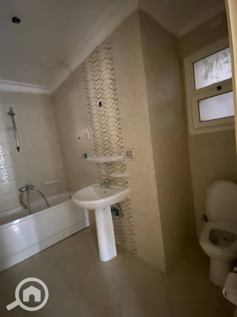 7 b4299794-647d-4d47-8e80-342c45b913e5. jpg