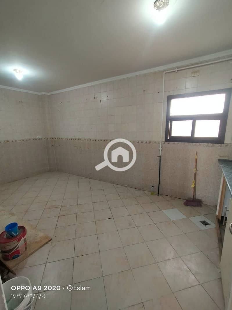 12 53cc108a-c86c-43ff-a908-e99594a4ccb0. jpg