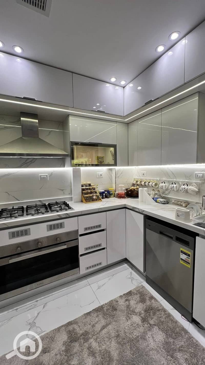 24 615080753_899022732819257_806221704756052076_n. jpg