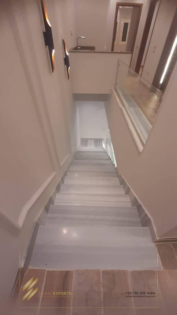 6 9d68e034-2857-421a-a5d2-3c404cf2dd93. jpg