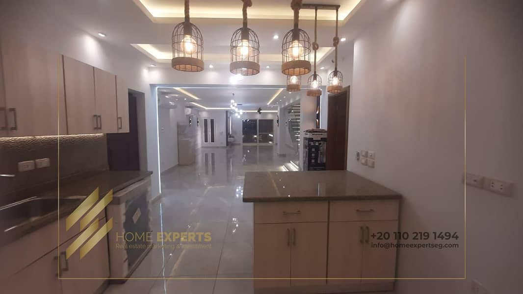 12 952319fe-9847-4b49-a2ed-2999d3af6ab2. jpg