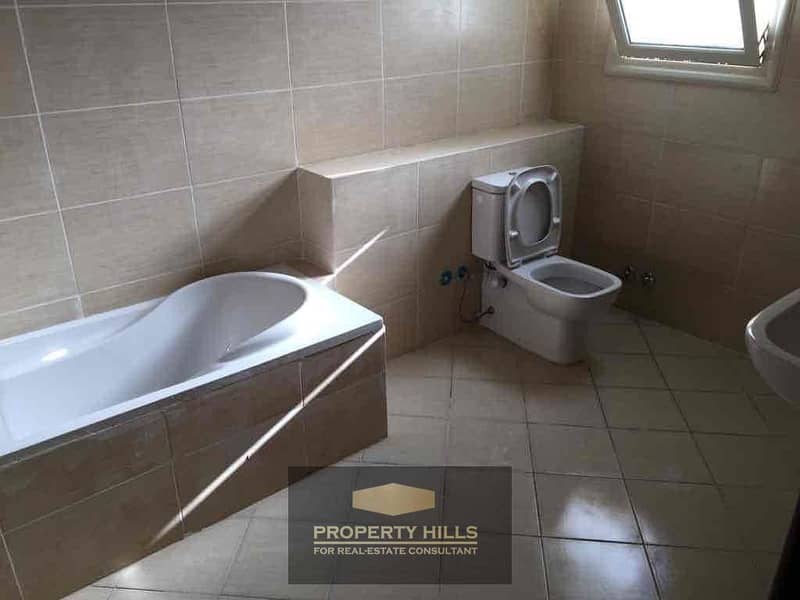 10 2e8bb615-253f-4c75-a184-d433b9fb5966. jpg