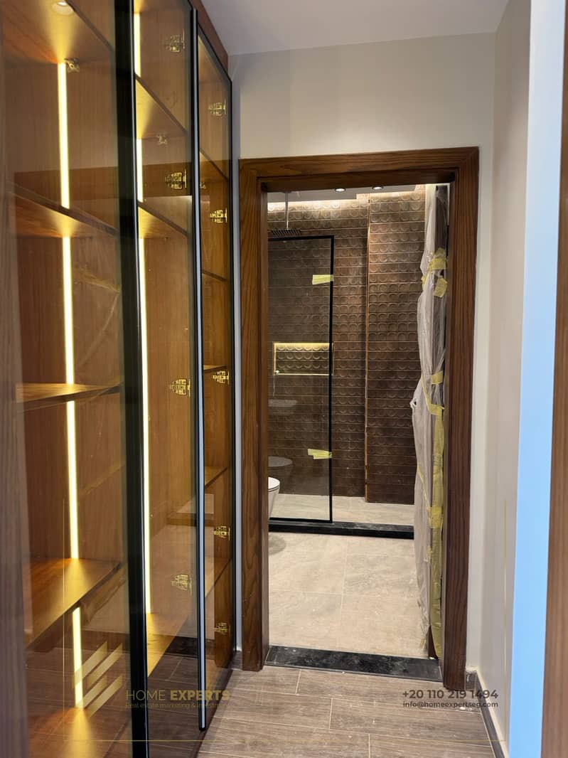 5 25ec92ea-0f80-4e62-90ef-2a2c85dd9d43. jpg