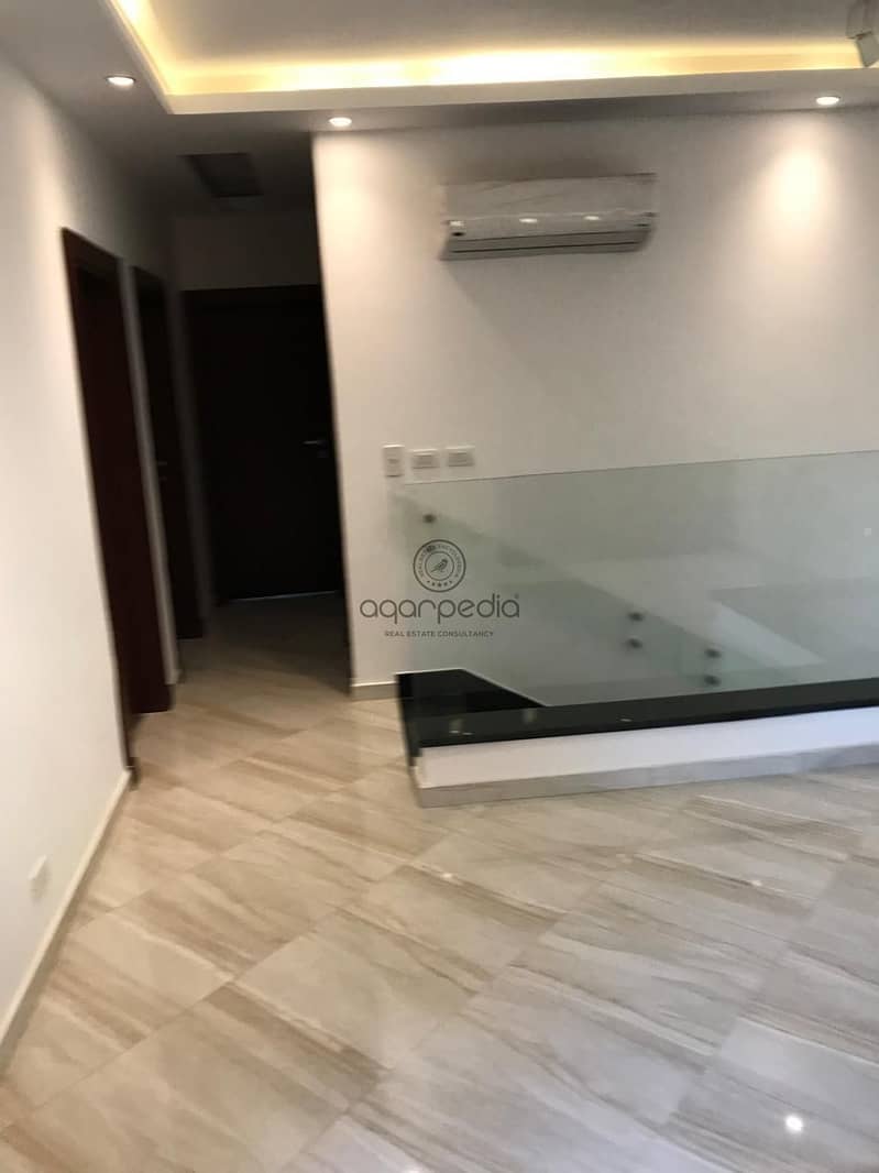 8 a052e041-a3f5-4804-8b8b-88676d23e9e1. jpg