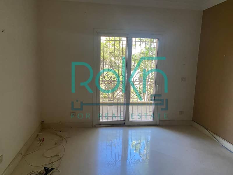 10 b466e7eb-3636-490b-8476-fb9ee0624605. jpg