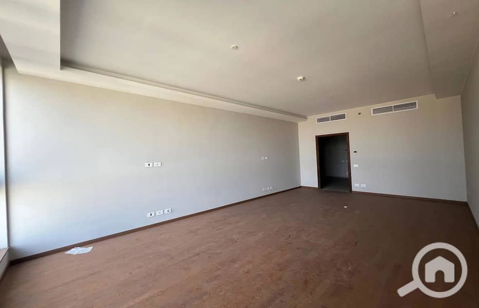 3 WhatsApp Image 2025-11-19 at 5.39. 04 AM_1400x900. jpg