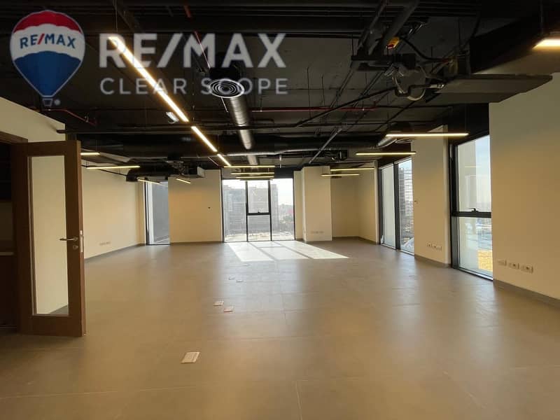 5 17ae7508-ab8f-43a6-a16b-f419bed8b74d. jpg