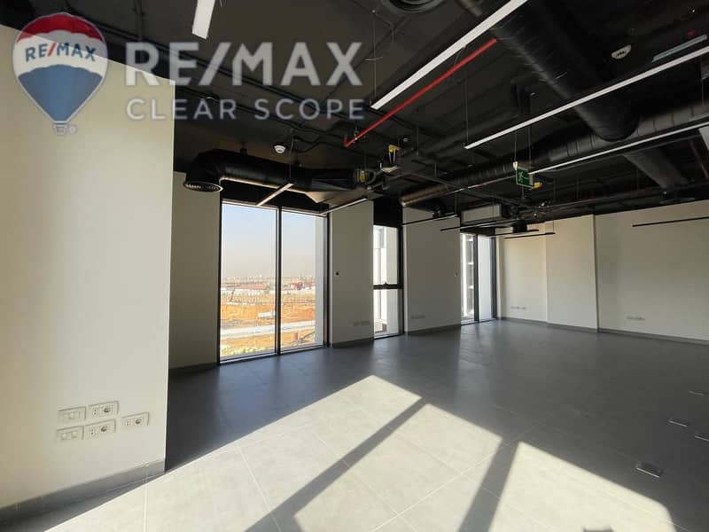 6 b721bca4-da6e-44b2-b251-082f25c8d433. jpg