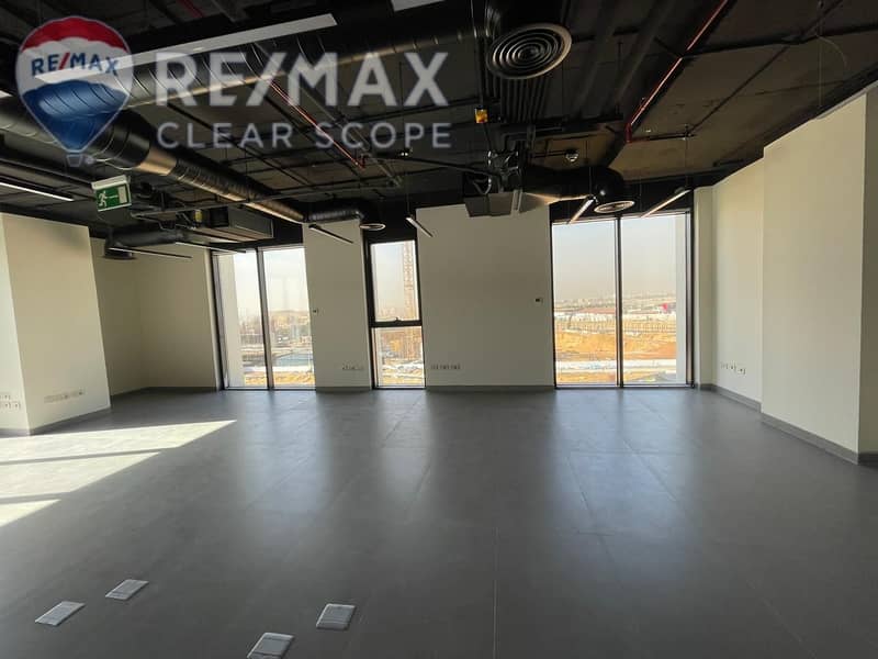 10 fbadfa89-bef8-4c14-ab10-e8d95a0b739e. jpg