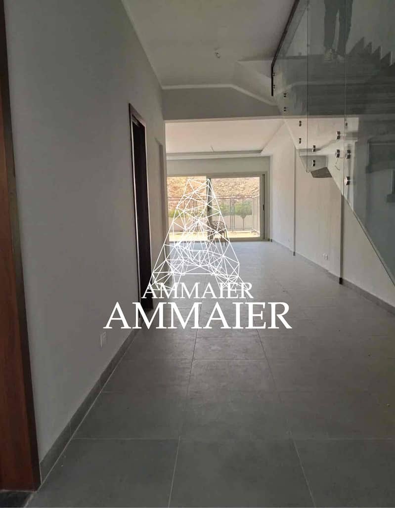 10 55d8decb-8242-4c7f-b3c3-ff12d8b4fb58. jpg