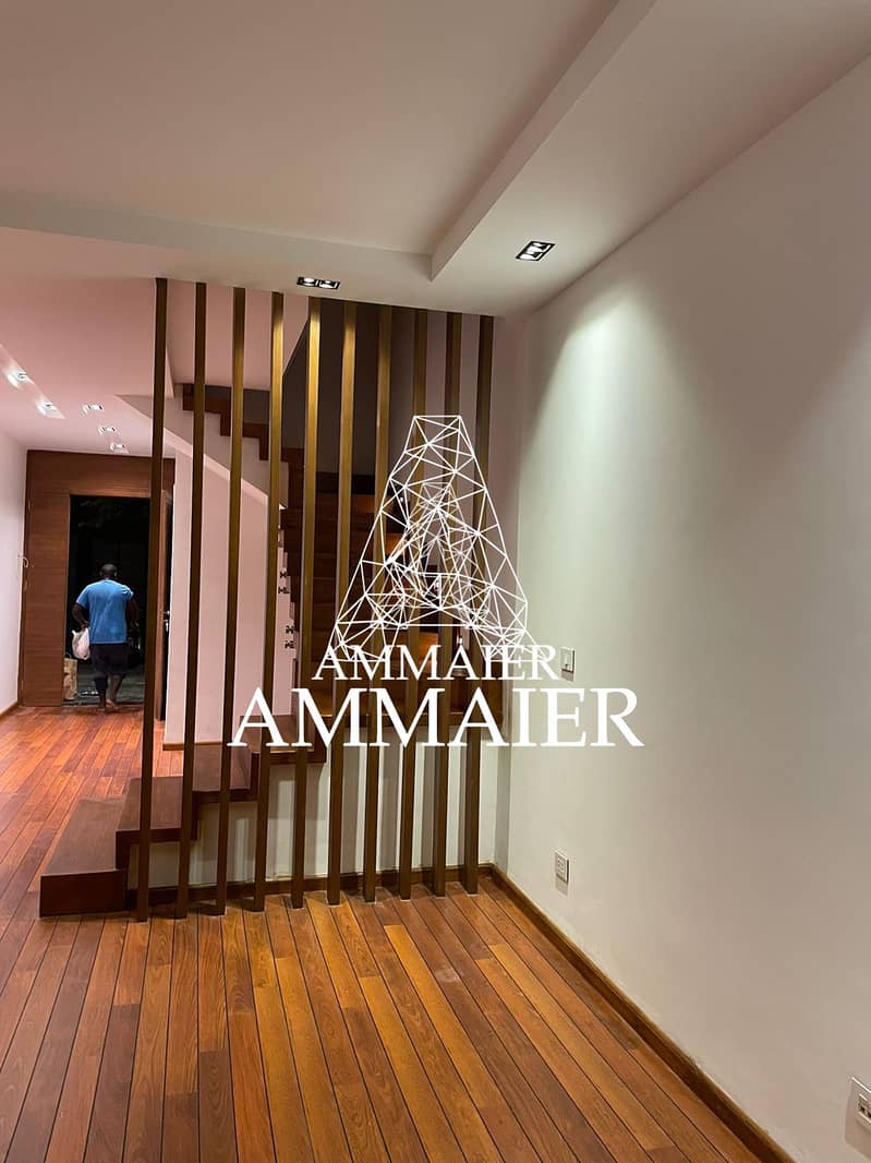 4 691b36e7-5069-4ed4-a64a-e3f98a5915cc. jpg