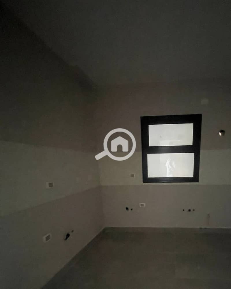 12 WhatsApp Image 2025-08-18 at 21.02. 25_313d825b. jpg