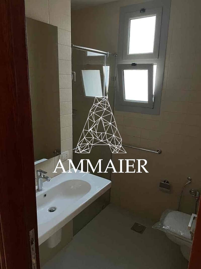 12 b0cf9972-96c3-4377-8861-f1e5efd83066. jpg