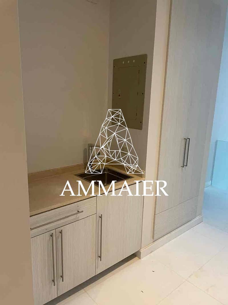 13 98b9d86b-2bcf-4e6a-a512-be23e4723a79. jpg