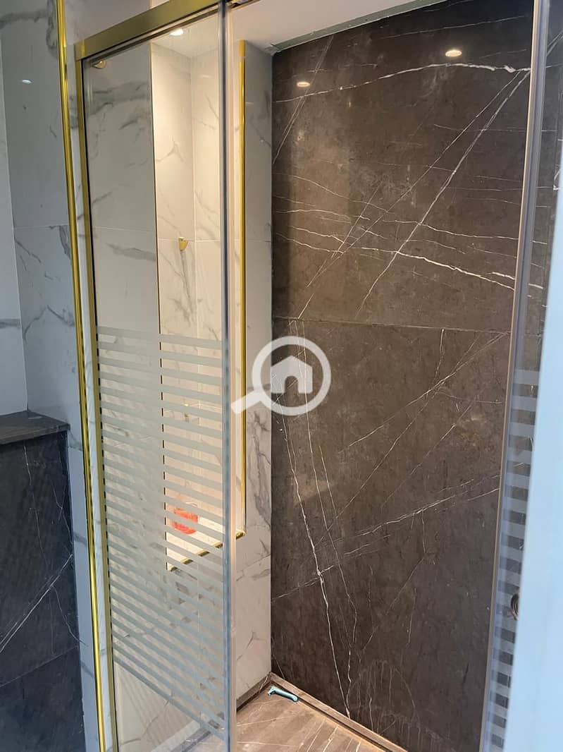 11 ea35525a-a638-4909-aa04-2728992a9085. jpg